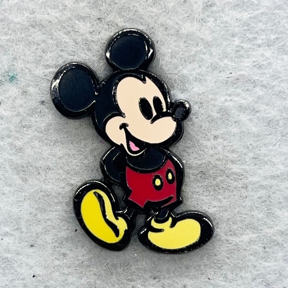 🔮 5/$25 Disney Mickey Mouse Stylized Pin